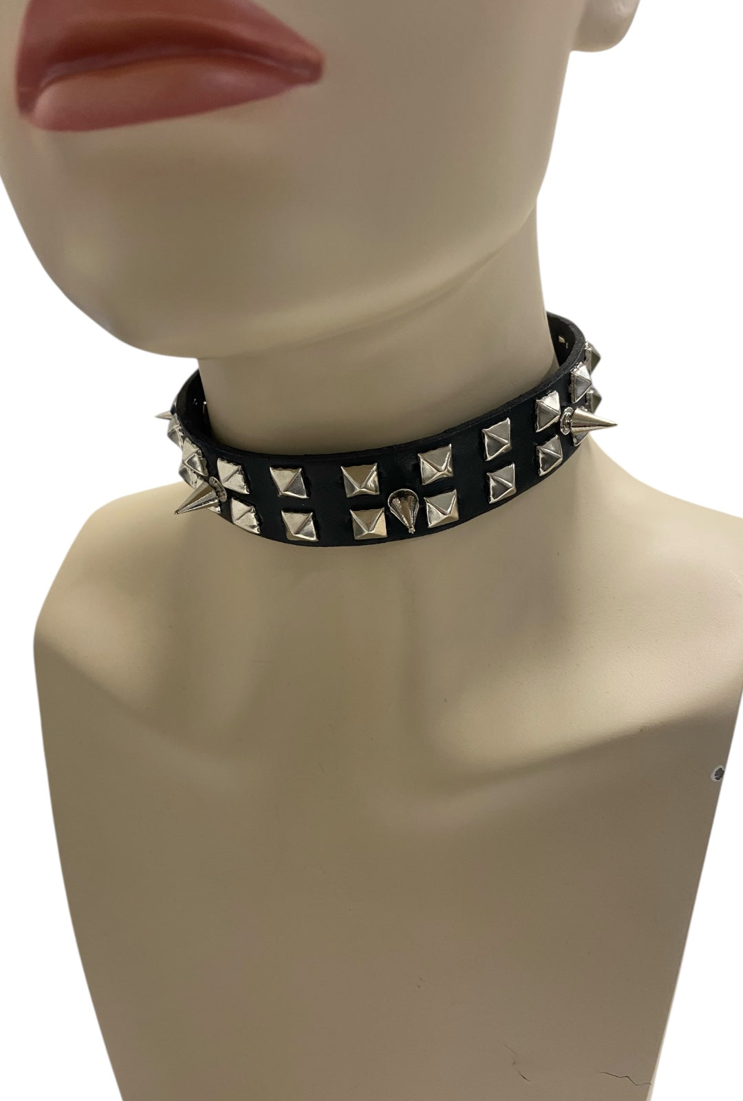 Thin Spike Choker With Double Studs