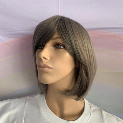 Natural Multi-toned Grey Deluxe Cropped Bob Wig